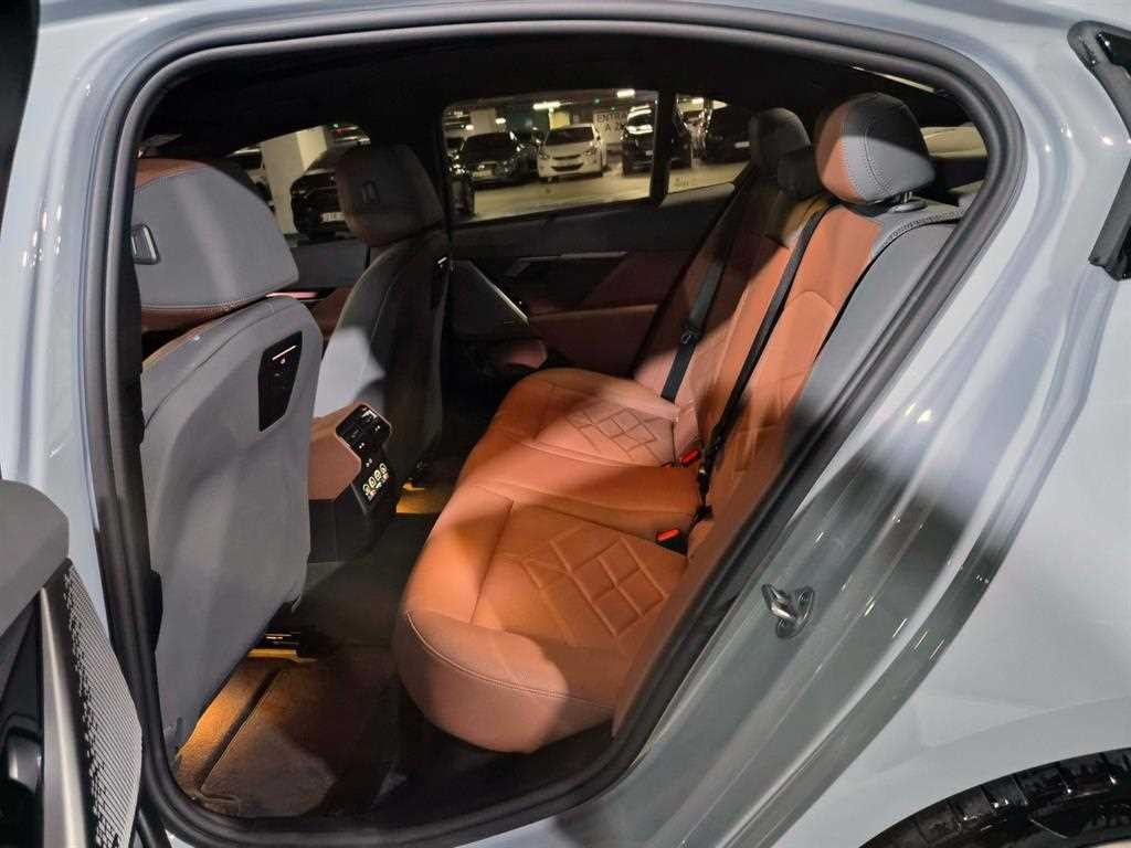 BMW 5시리즈 5시리즈 (G60) 530i xDrive M 스포츠 이미지 7