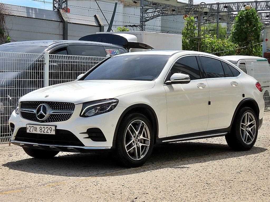 벤츠 GLC 클래스 GLC클래스 X253 GLC 220 d 4MATIC 쿠페 이미지 3