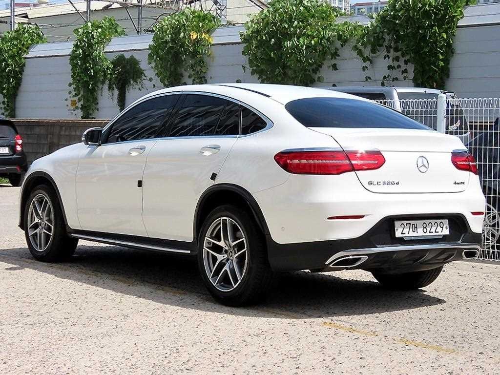 벤츠 GLC 클래스 GLC클래스 X253 GLC 220 d 4MATIC 쿠페 이미지 4
