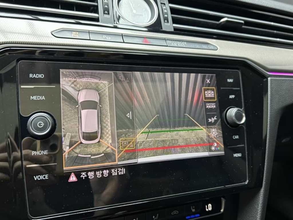 폭스바겐 아테온 2.0 TDI 엘레강스 프레스티지 이미지 16