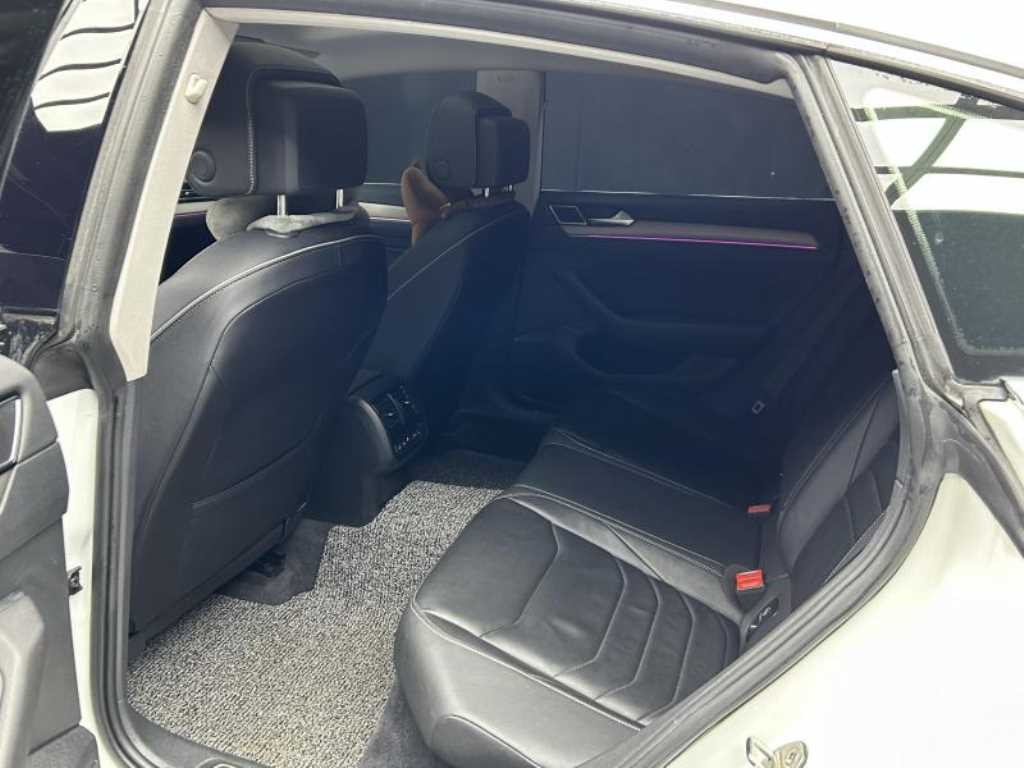 폭스바겐 아테온 2.0 TDI 엘레강스 프레스티지 이미지 6