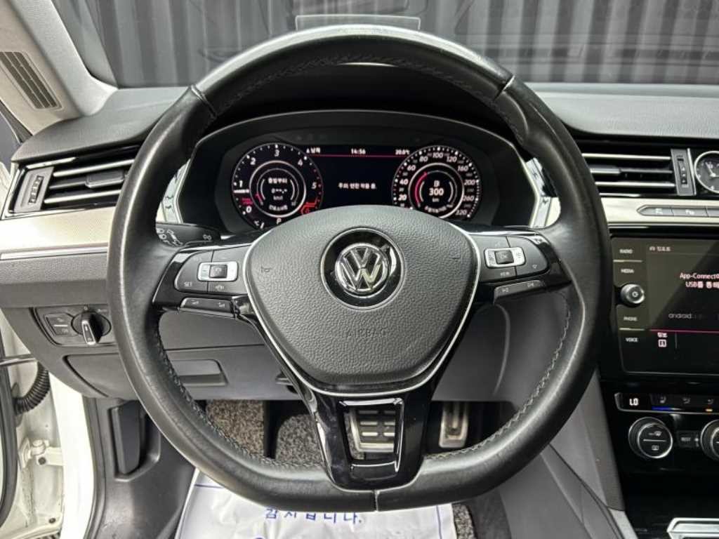 폭스바겐 아테온 2.0 TDI 엘레강스 프레스티지 이미지 9