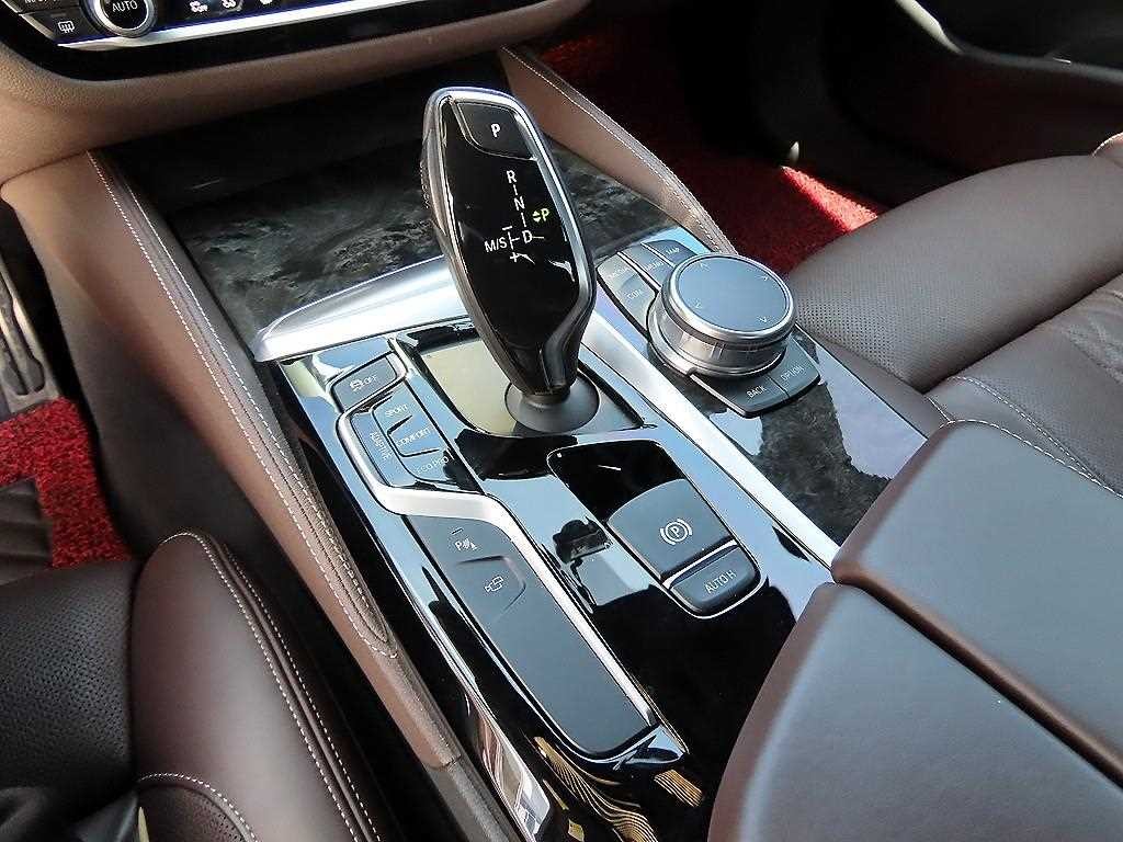 BMW 5시리즈 5시리즈 (G30) 530d M 스포츠 이미지 11