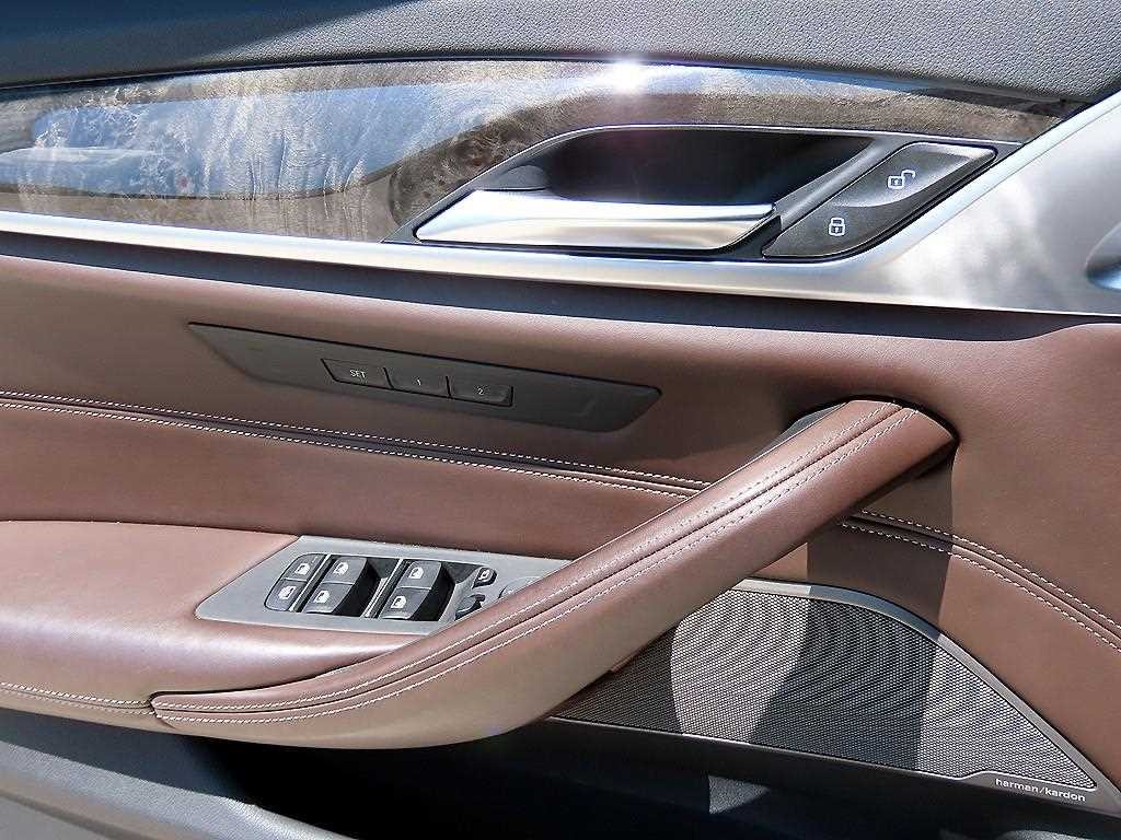 BMW 5시리즈 5시리즈 (G30) 530d M 스포츠 이미지 12