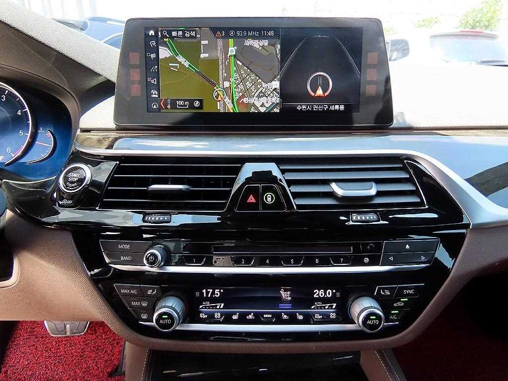 BMW 5시리즈 5시리즈 (G30) 530d M 스포츠 이미지 13