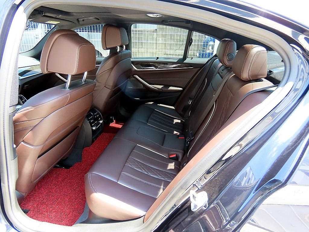 BMW 5시리즈 5시리즈 (G30) 530d M 스포츠 이미지 6