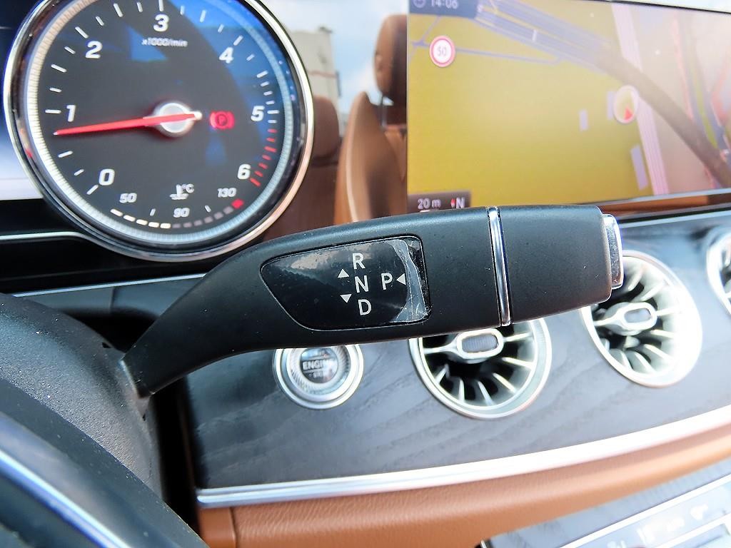 벤츠 E 클래스 E-클래스 W213 E220d 카브리올레 이미지 16