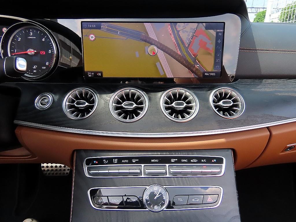 벤츠 E 클래스 E-클래스 W213 E220d 카브리올레 이미지 17