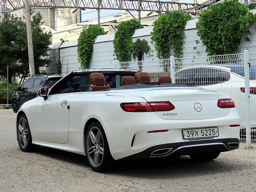 벤츠 E 클래스 E-클래스 W213 E220d 카브리올레 이미지 7