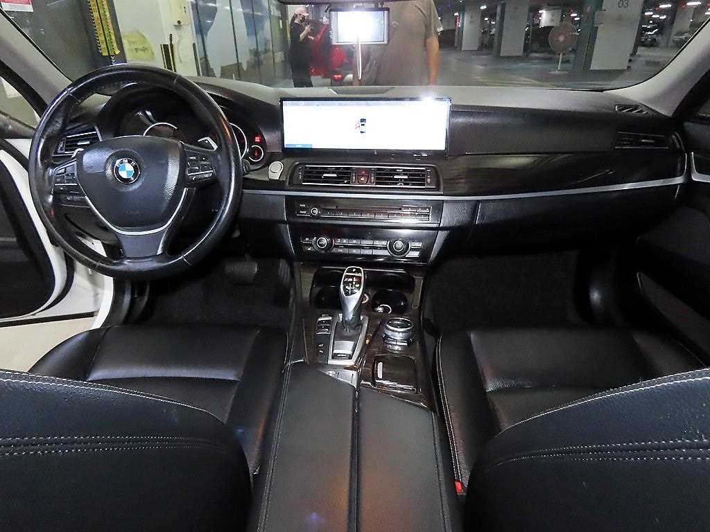 BMW 5시리즈 5시리즈 (F10) 528i 럭셔리 이미지 10