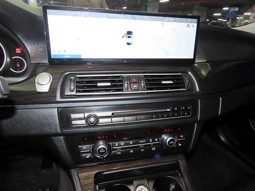 BMW 5시리즈 5시리즈 (F10) 528i 럭셔리 이미지 11