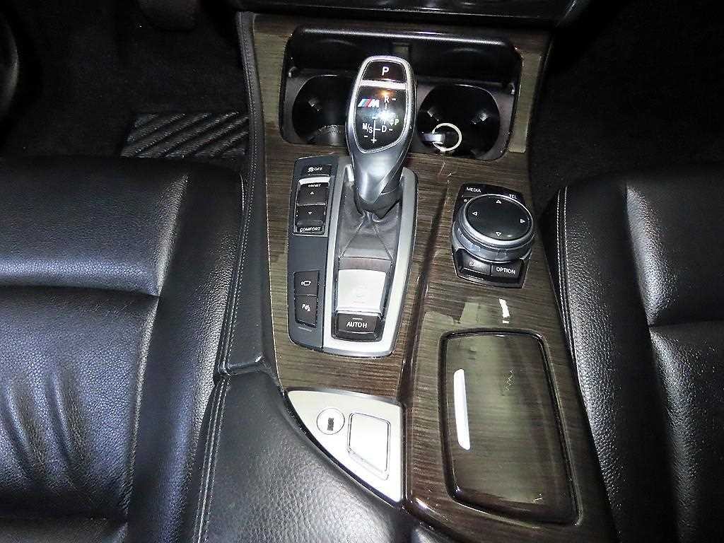 BMW 5시리즈 5시리즈 (F10) 528i 럭셔리 이미지 12