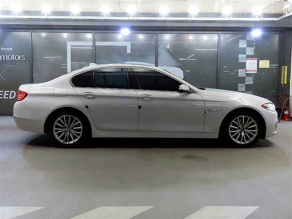 BMW 5시리즈 5시리즈 (F10) 528i 럭셔리 이미지 3