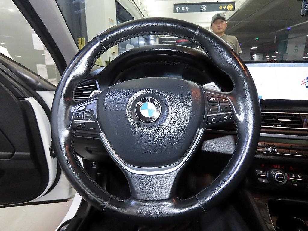 BMW 5시리즈 5시리즈 (F10) 528i 럭셔리 이미지 8