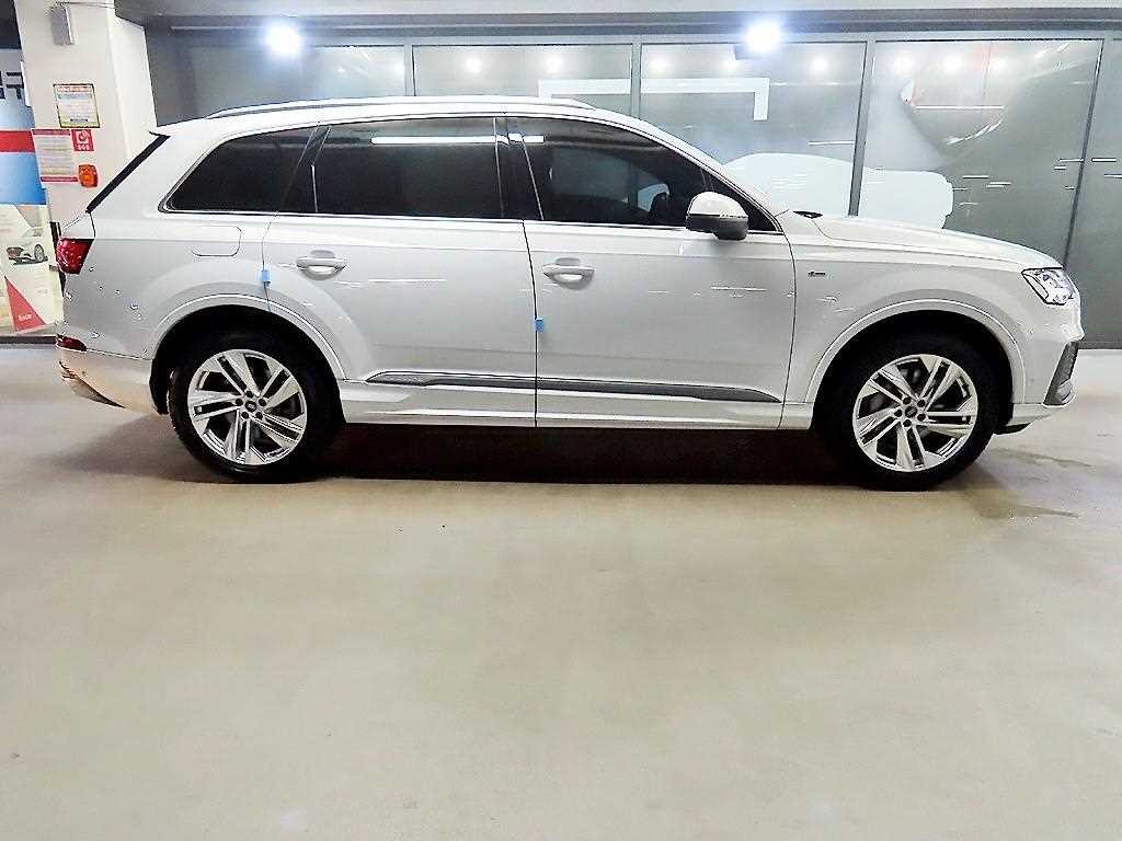 아우디 Q7 Q7 (4M) 45 TDI 콰트로 프리미엄 이미지 3
