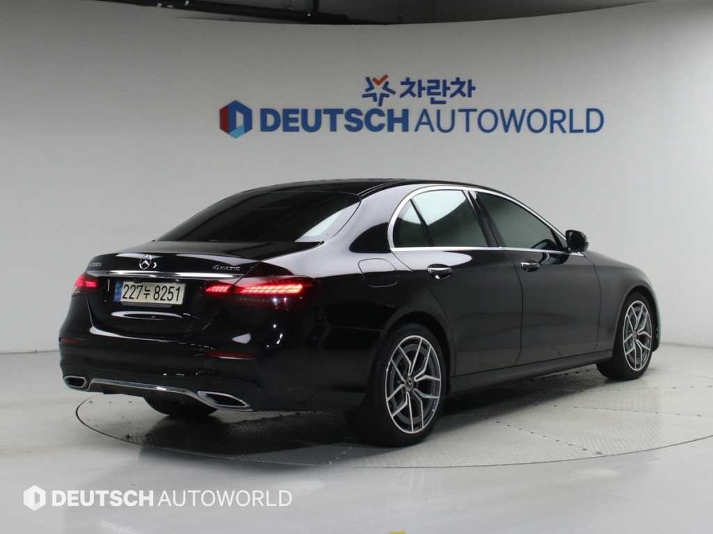 벤츠 E 클래스 E-클래스 W213 E220d 4MATIC AMG라인 이미지 2