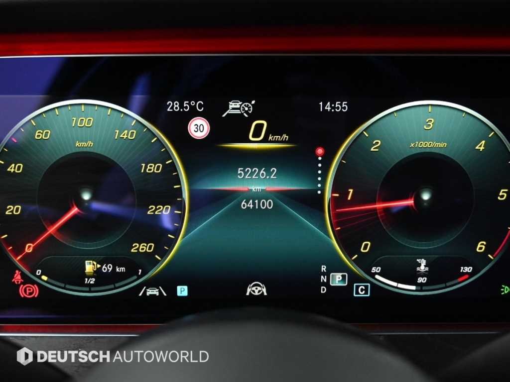 벤츠 E 클래스 E-클래스 W213 E220d 4MATIC AMG라인 이미지 8
