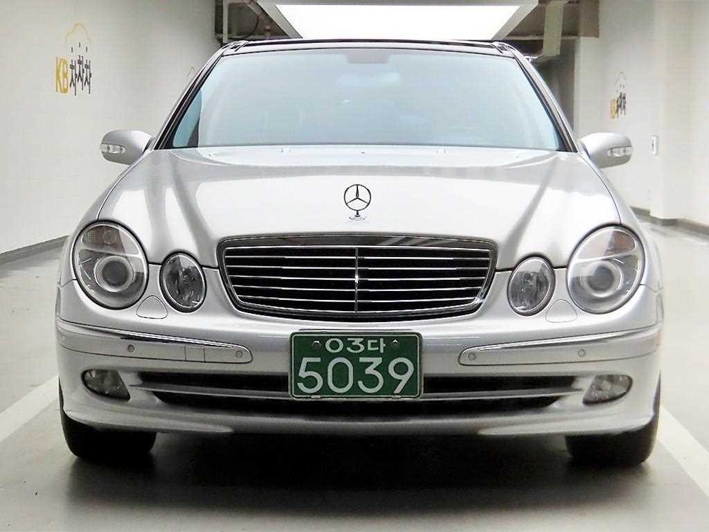 벤츠 E 클래스 E-클래스 E350 4MATIC 이미지 1
