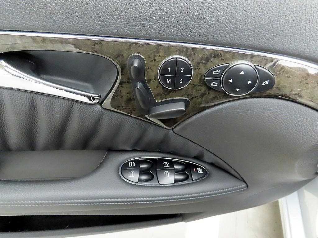 벤츠 E 클래스 E-클래스 E350 4MATIC 이미지 11