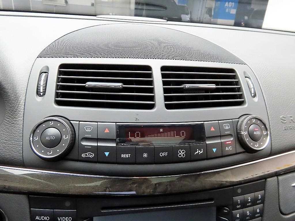 벤츠 E 클래스 E-클래스 E350 4MATIC 이미지 15