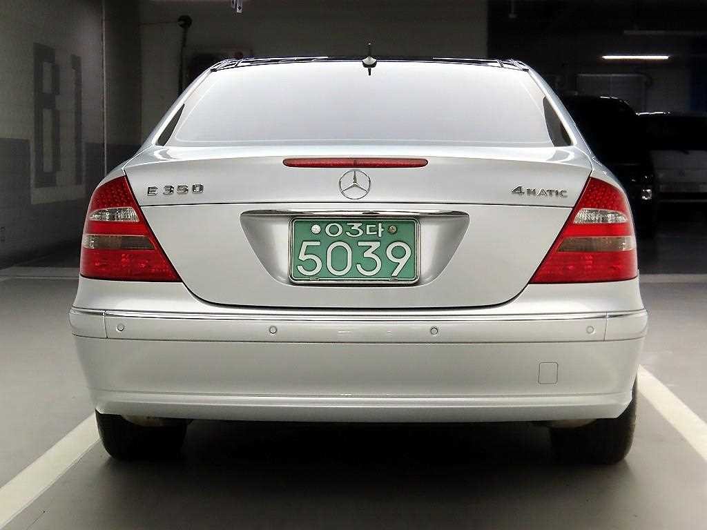 벤츠 E 클래스 E-클래스 E350 4MATIC 이미지 3