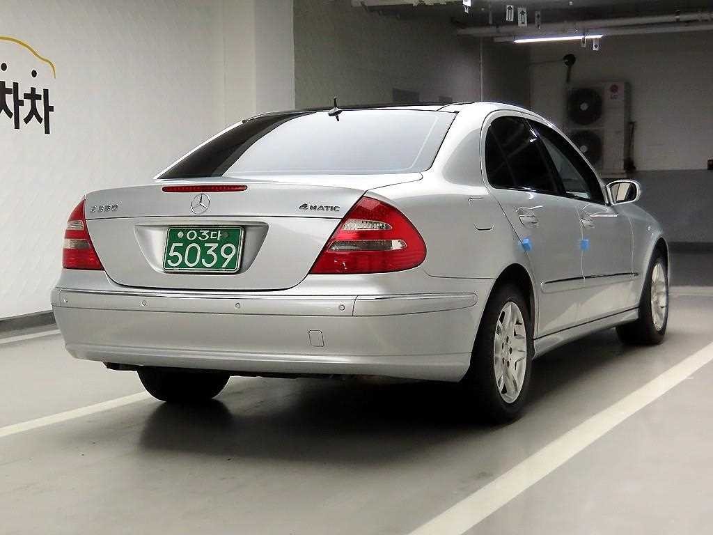 벤츠 E 클래스 E-클래스 E350 4MATIC 이미지 4