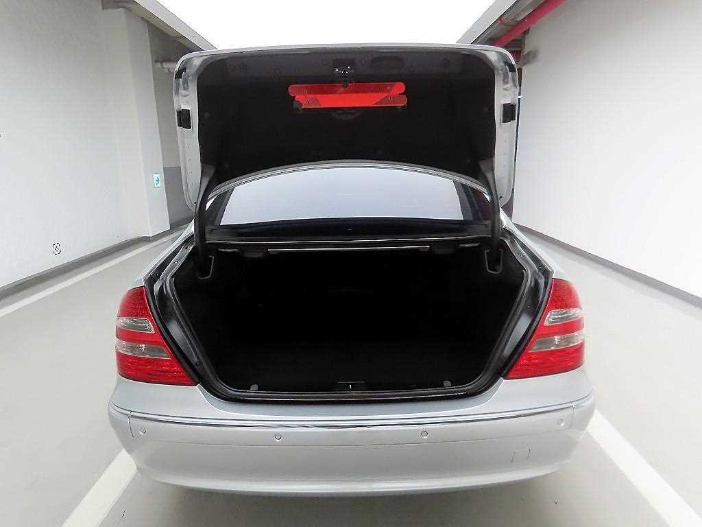벤츠 E 클래스 E-클래스 E350 4MATIC 이미지 5
