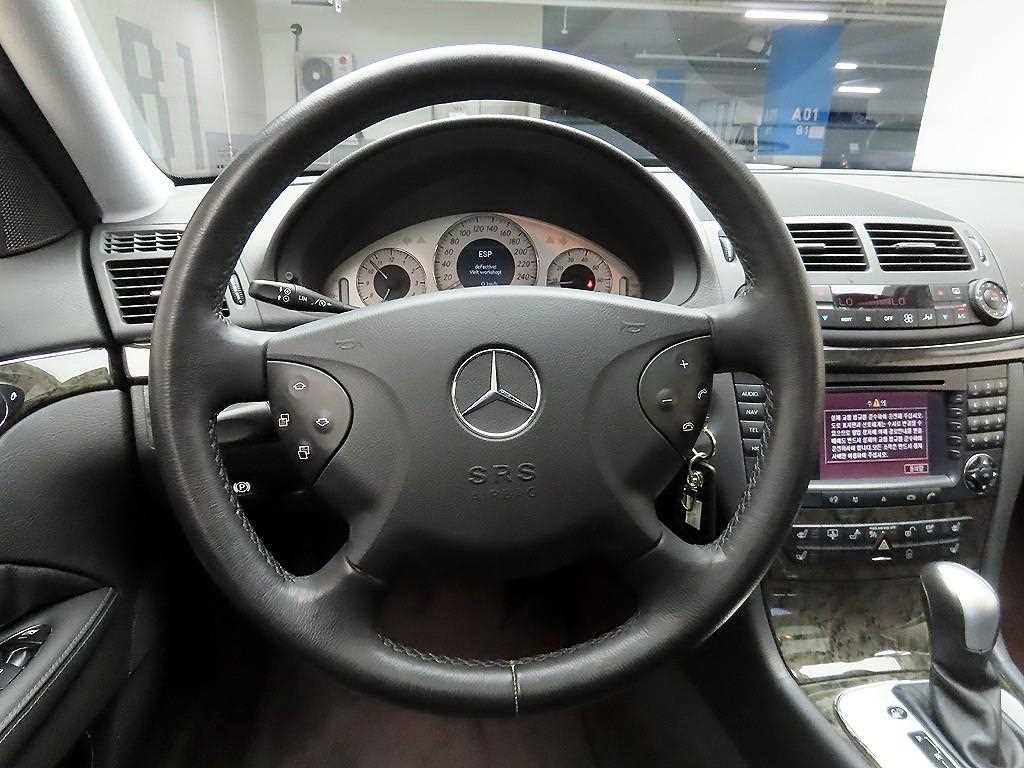 벤츠 E 클래스 E-클래스 E350 4MATIC 이미지 7