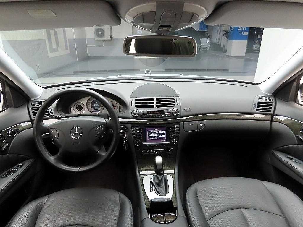 벤츠 E 클래스 E-클래스 E350 4MATIC 이미지 8