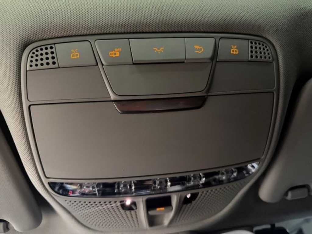 벤츠 C 클래스 C클래스 W205 C220 d 아방가르드 이미지 13
