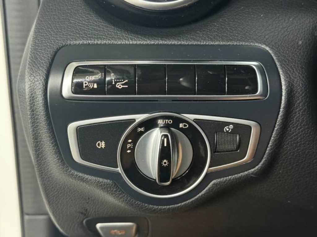 벤츠 C 클래스 C클래스 W205 C220 d 아방가르드 이미지 15
