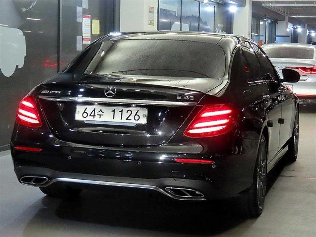 벤츠 E 클래스 E-클래스 W213 E43 AMG 4MATIC 이미지 4