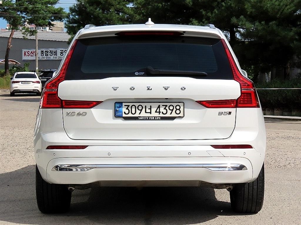 볼보 XC60 XC60(2세대) B5 AWD 얼티메이트 브라이트 이미지 4
