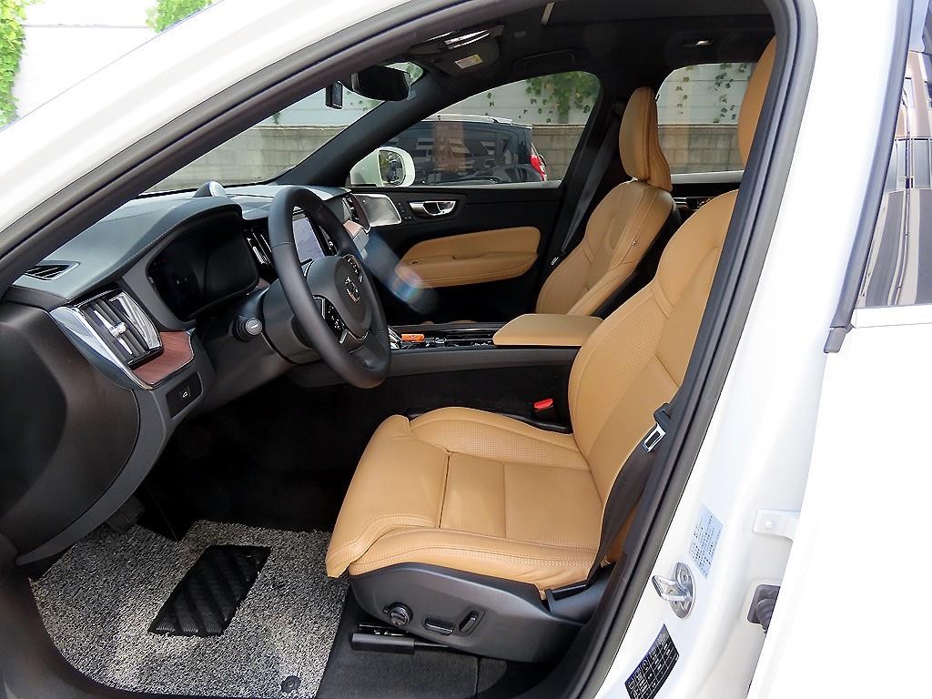 볼보 XC60 XC60(2세대) B5 AWD 얼티메이트 브라이트 이미지 5