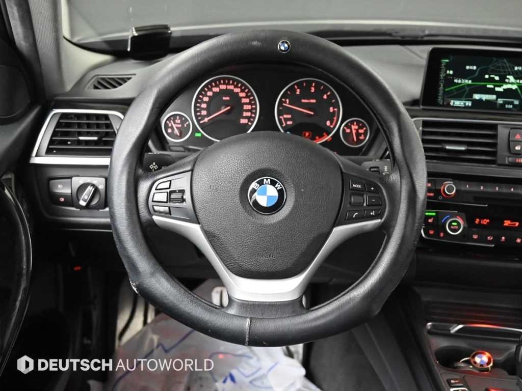 BMW 3시리즈 3시리즈 (F30) 320d 이미지 13