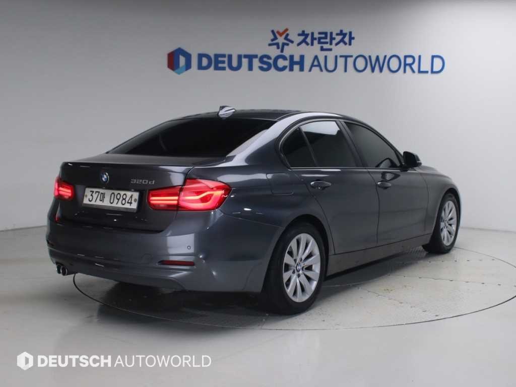 BMW 3시리즈 3시리즈 (F30) 320d 이미지 2