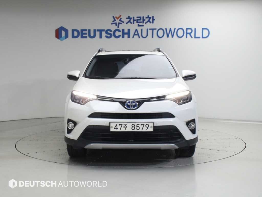 토요타 라브4 2.5 4WD 하이브리드 이미지 3