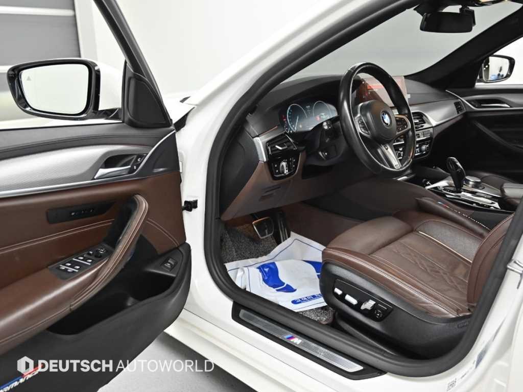 BMW 5시리즈 5시리즈 (G30) 520d M 스포츠 플러스 이미지 11
