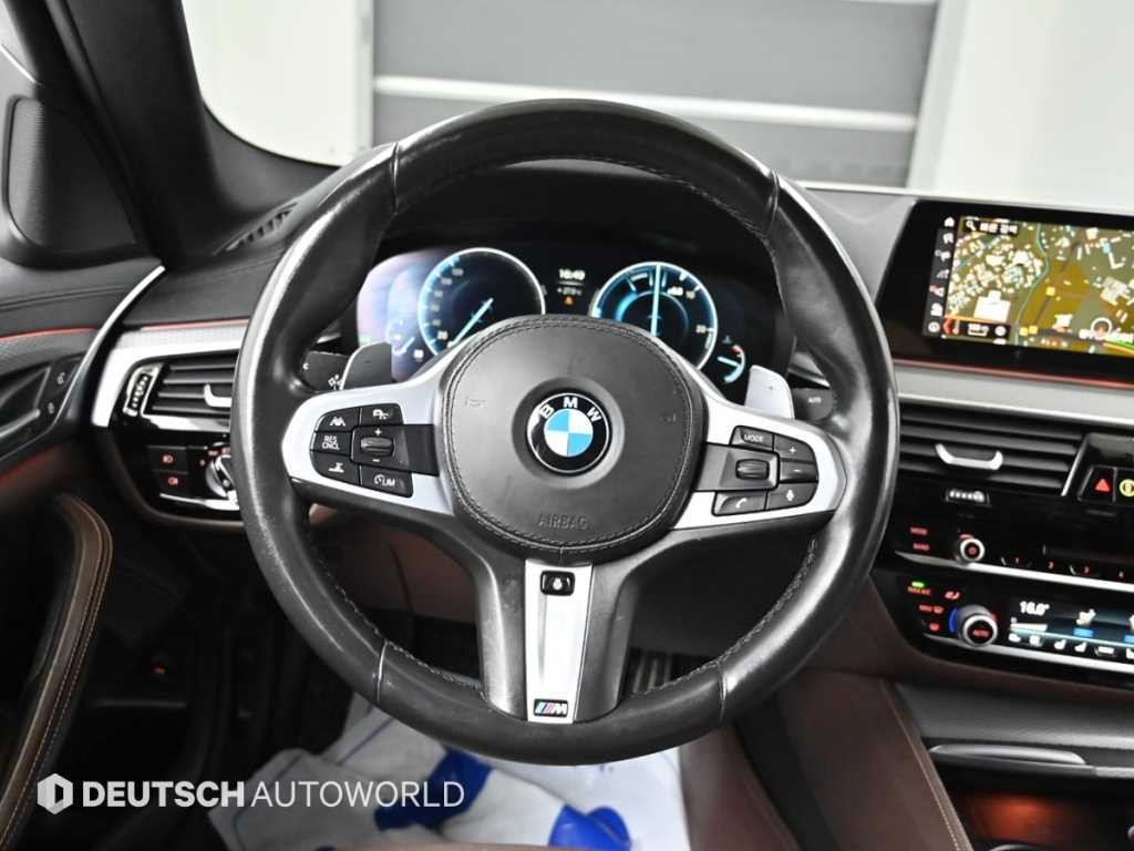 BMW 5시리즈 5시리즈 (G30) 520d M 스포츠 플러스 이미지 13