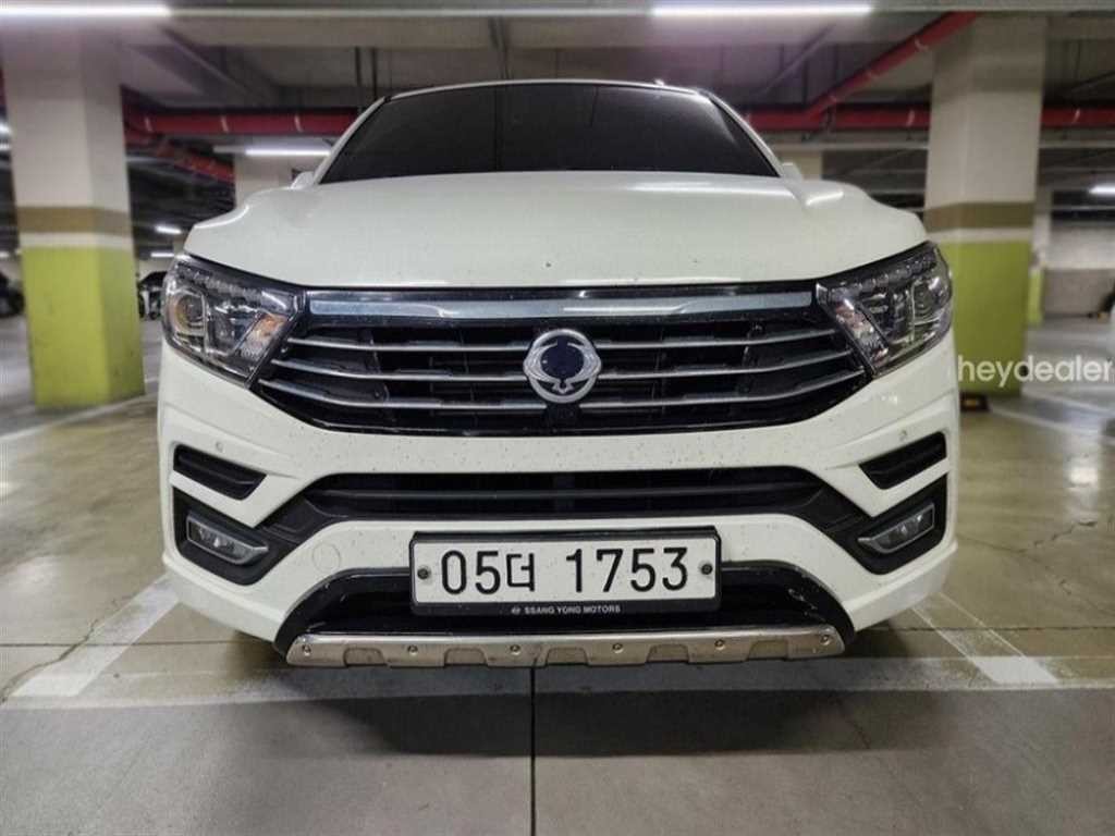 KG모빌리티(쌍용) 코란도 코란도투리스모 4WD TX 9인승 이미지 1