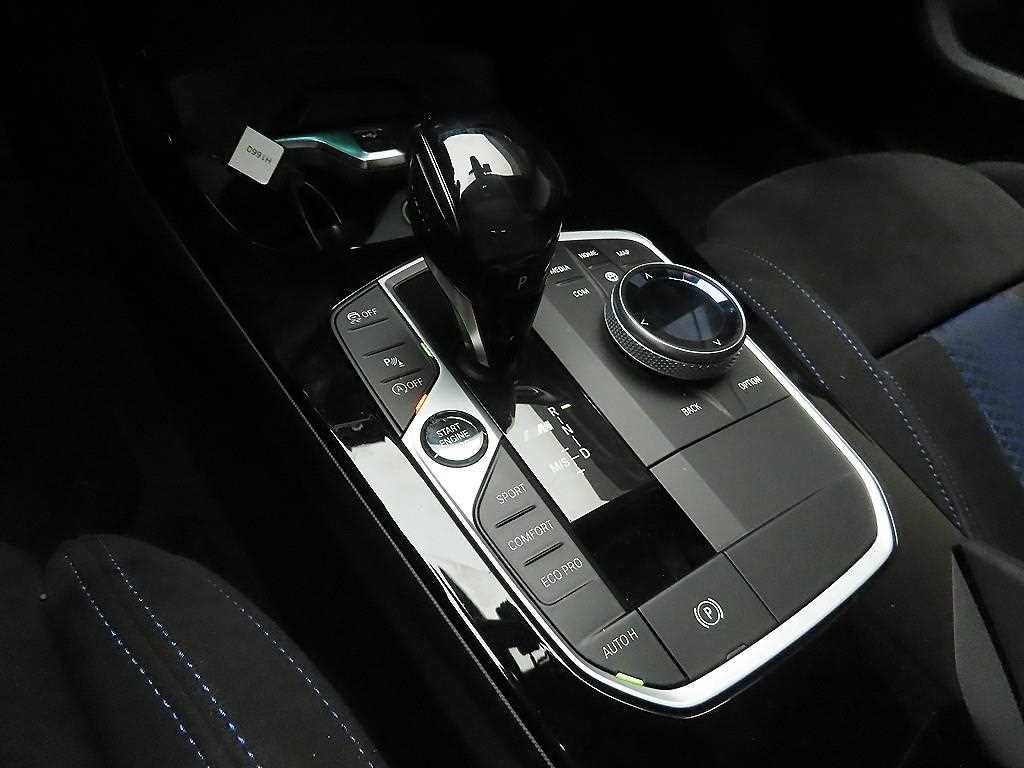 BMW 1시리즈 1시리즈 (F40) M135i xDrive 퍼스트 에디션 이미지 10
