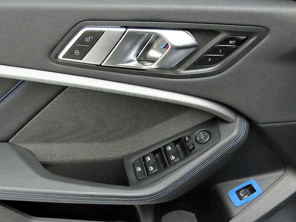 BMW 1시리즈 1시리즈 (F40) M135i xDrive 퍼스트 에디션 이미지 11