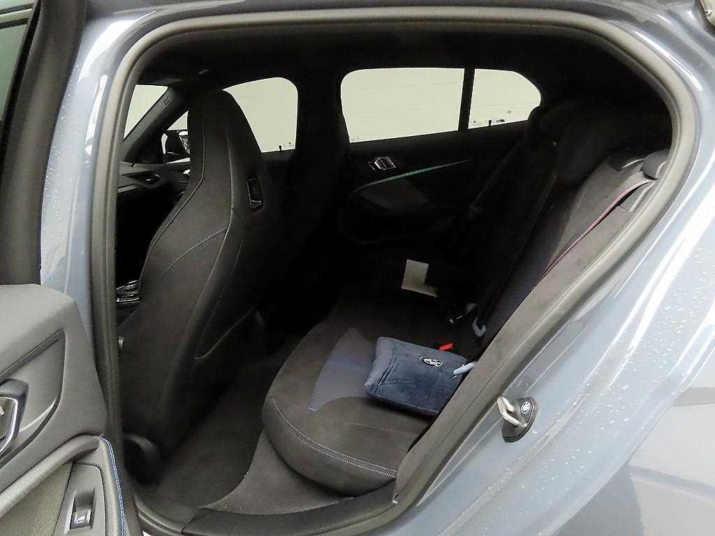 BMW 1시리즈 1시리즈 (F40) M135i xDrive 퍼스트 에디션 이미지 13