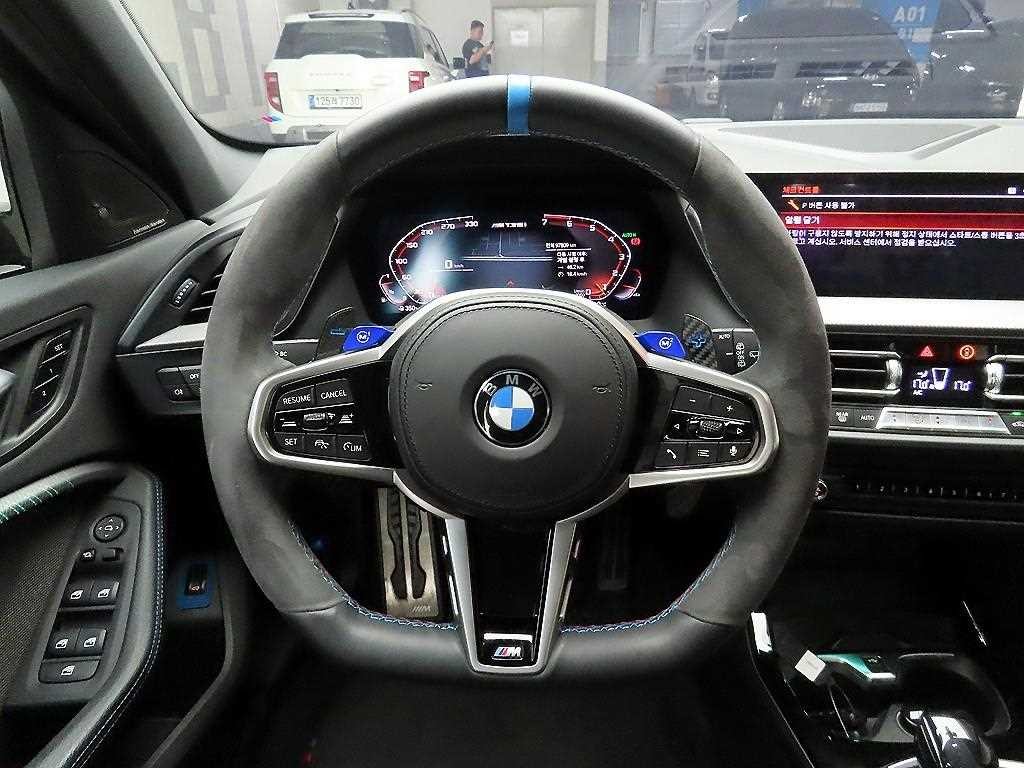 BMW 1시리즈 1시리즈 (F40) M135i xDrive 퍼스트 에디션 이미지 7
