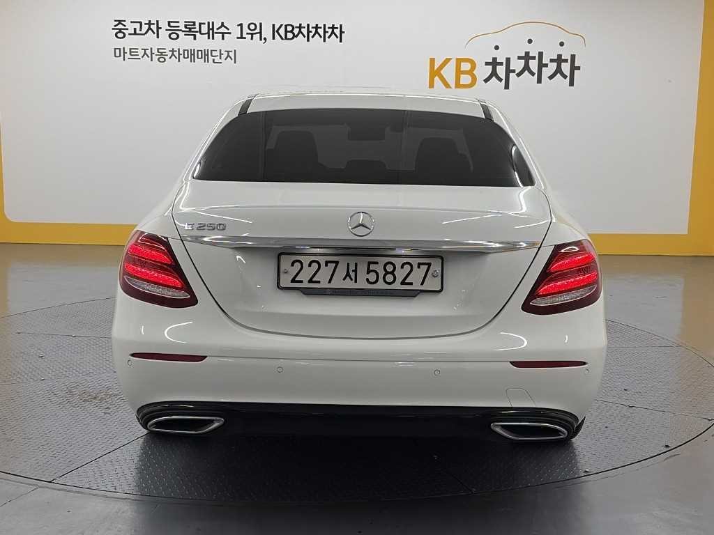 벤츠 E 클래스 E-클래스 W213 E250 아방가르드 이미지 3
