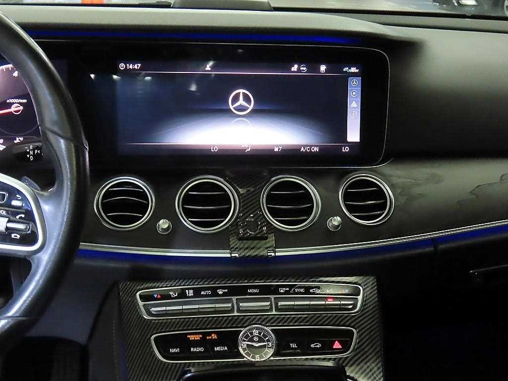 벤츠 E 클래스 E-클래스 W213 E300 아방가르드 이미지 11