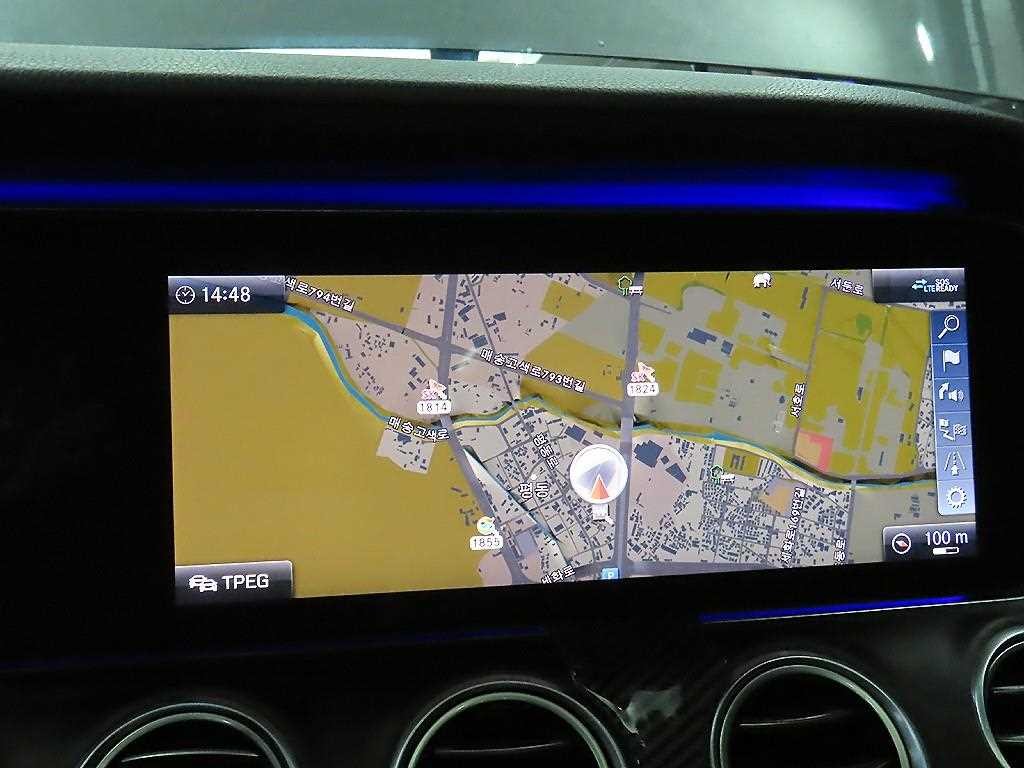 벤츠 E 클래스 E-클래스 W213 E300 아방가르드 이미지 13