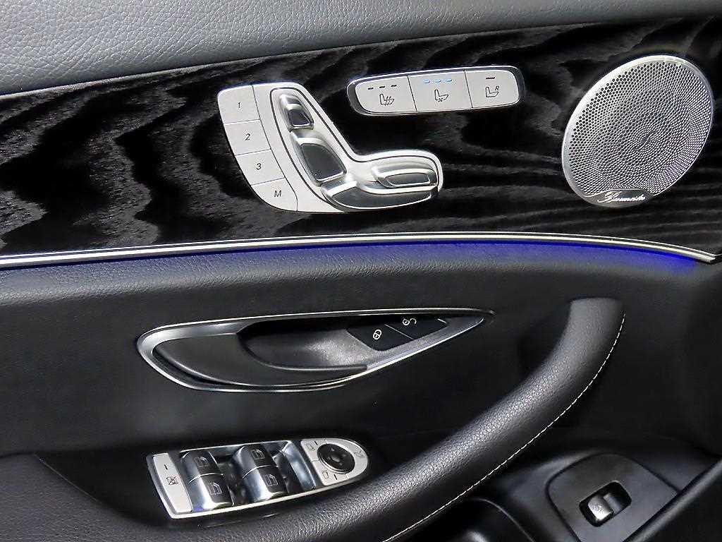 벤츠 E 클래스 E-클래스 W213 E300 아방가르드 이미지 15