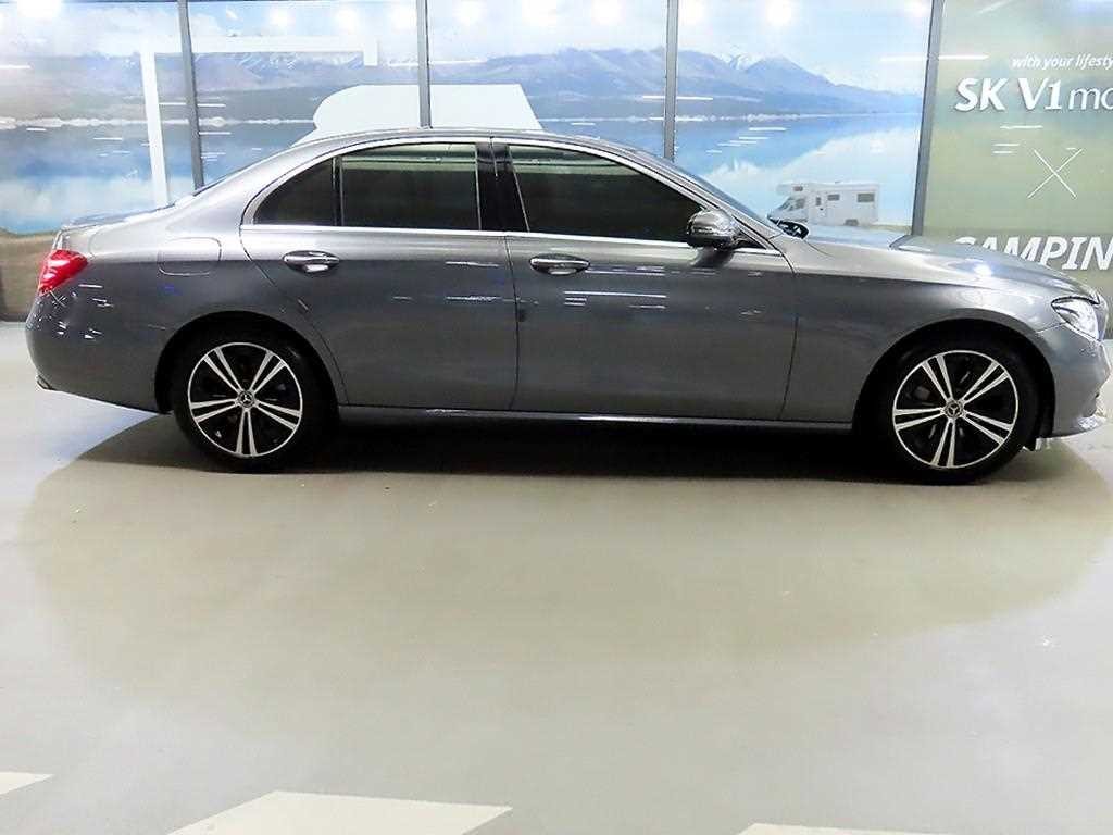 벤츠 E 클래스 E-클래스 W213 E300 아방가르드 이미지 3