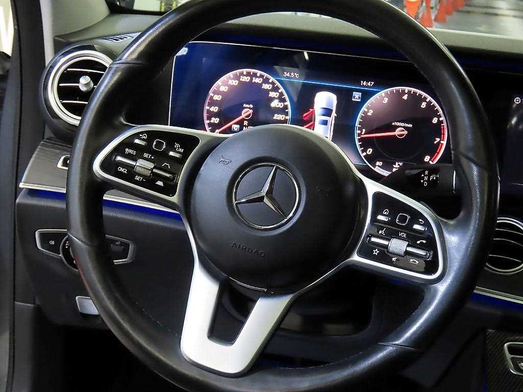 벤츠 E 클래스 E-클래스 W213 E300 아방가르드 이미지 8